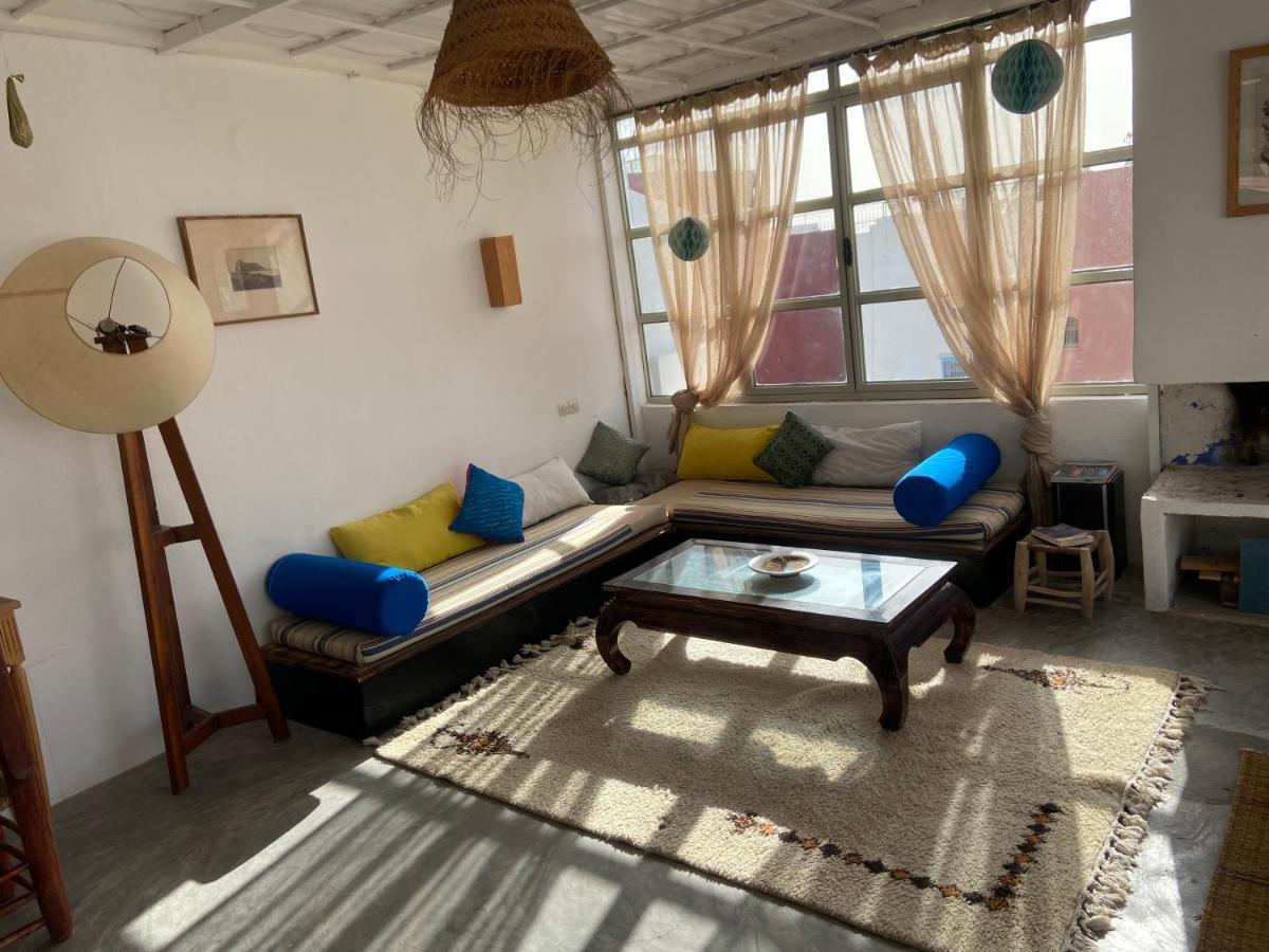 Anir Of Sea Tamraght Hostel Ngoại thất bức ảnh