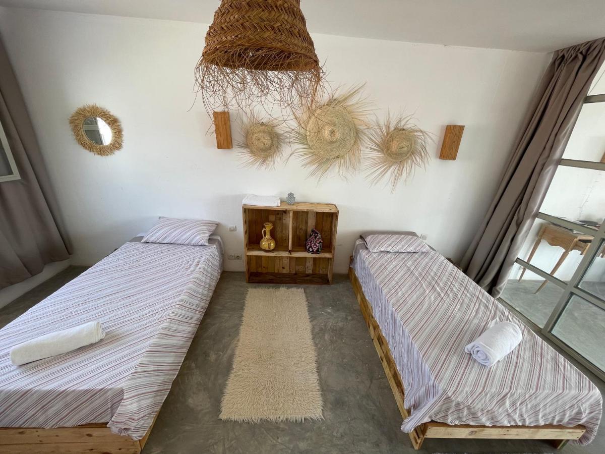 Anir Of Sea Tamraght Hostel Ngoại thất bức ảnh
