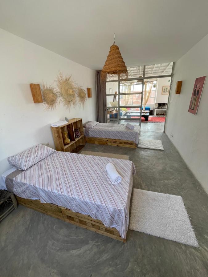 Anir Of Sea Tamraght Hostel Ngoại thất bức ảnh