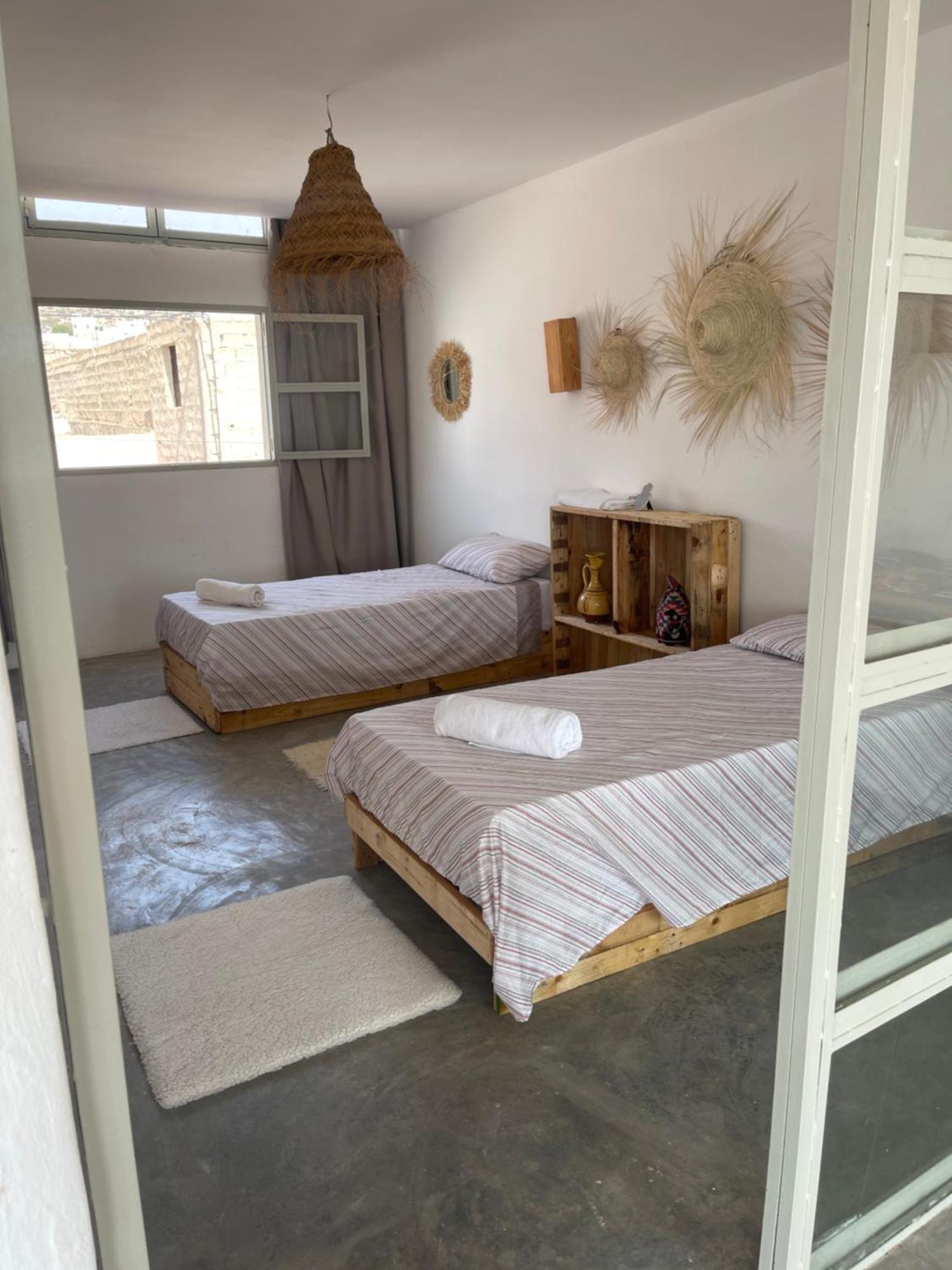 Anir Of Sea Tamraght Hostel Ngoại thất bức ảnh